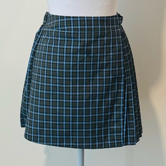 wild fable Dresses & Skirts - 90s-Inspired Plaid Mini Kilt Skirt 💙💚